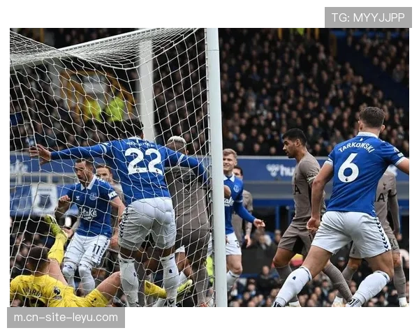 布伦特福德长抛球尝试23次领跑全联盟 成战术标志